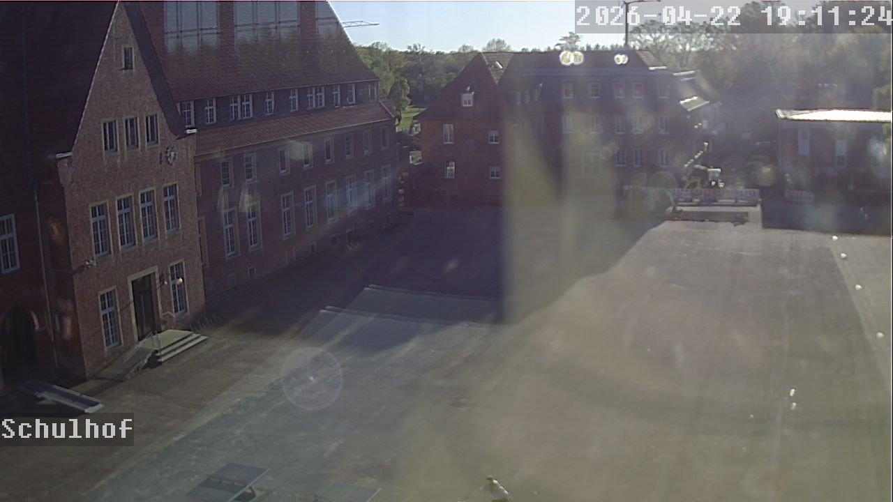 Webcam Schulhof 19:11
