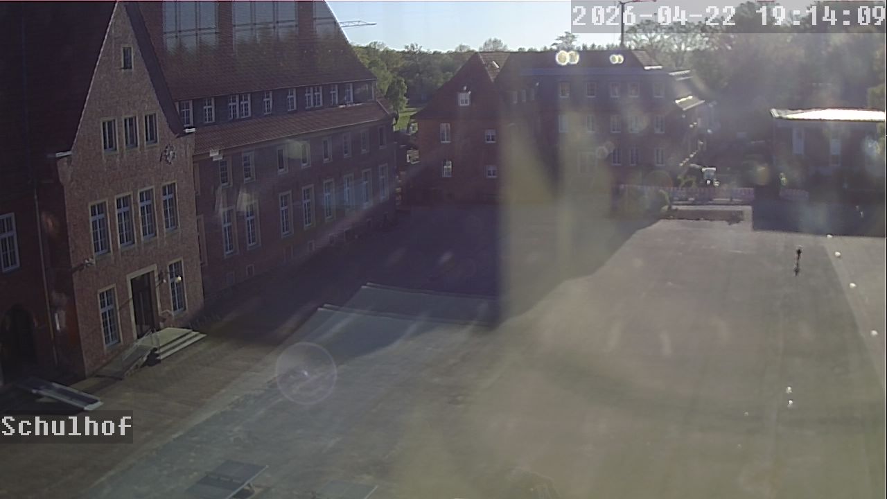 Webcam Schulhof 19:14