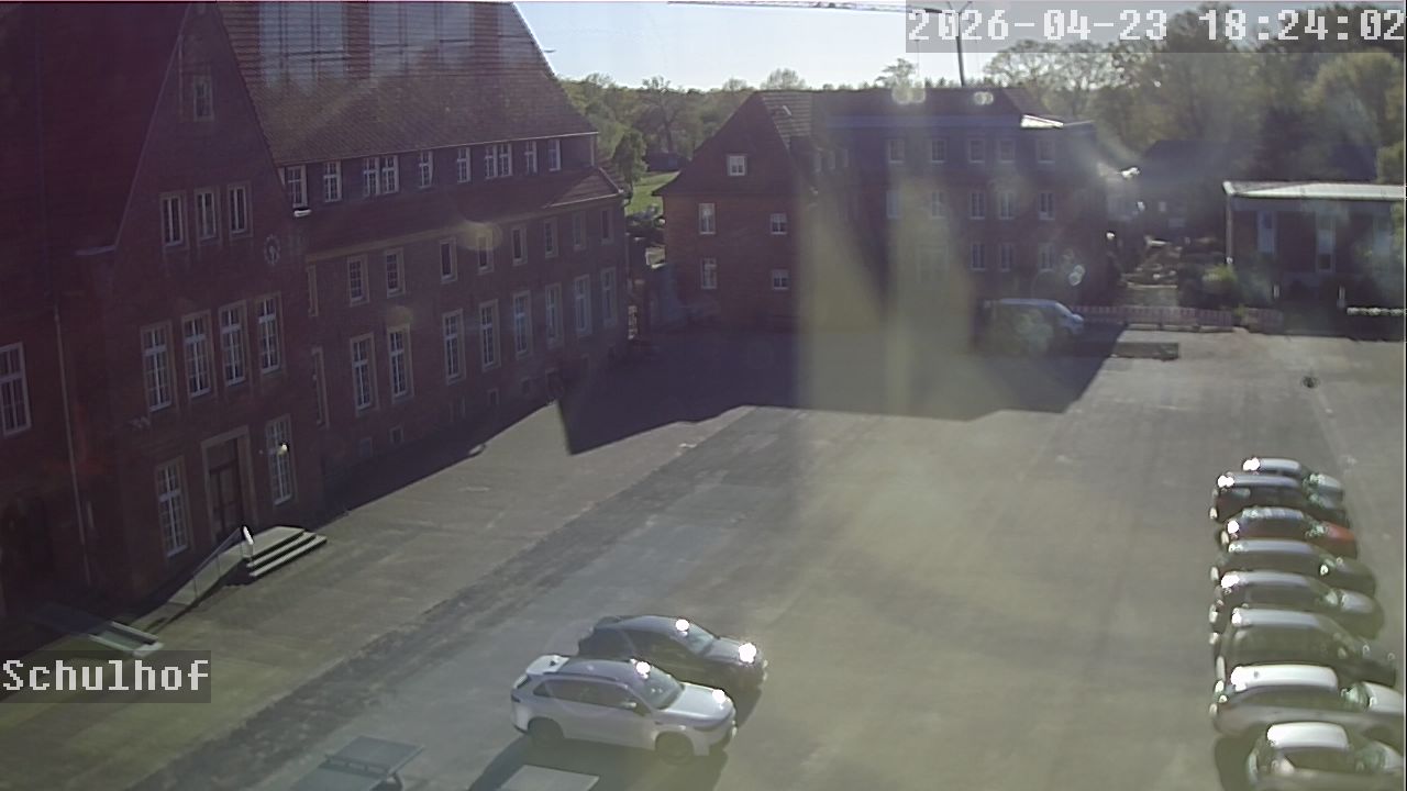 Webcam Schulhof 18:24