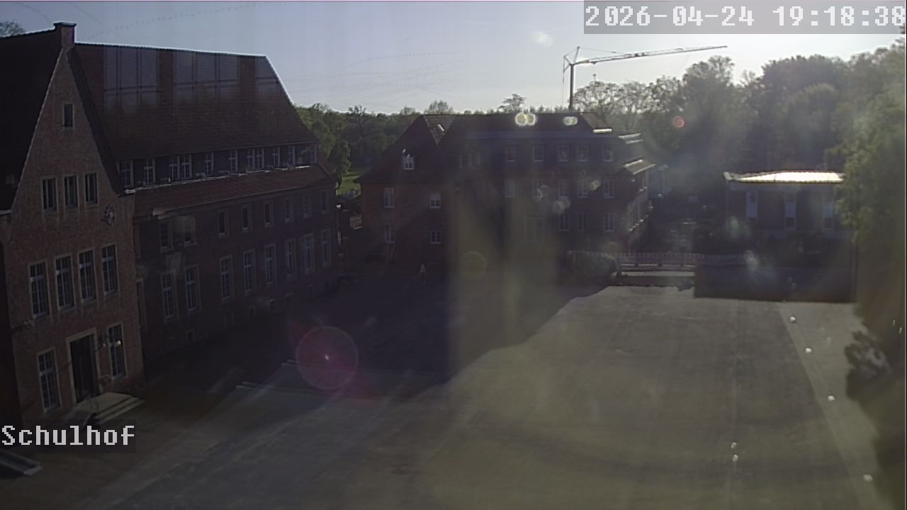 Webcam Schulhof 19:18