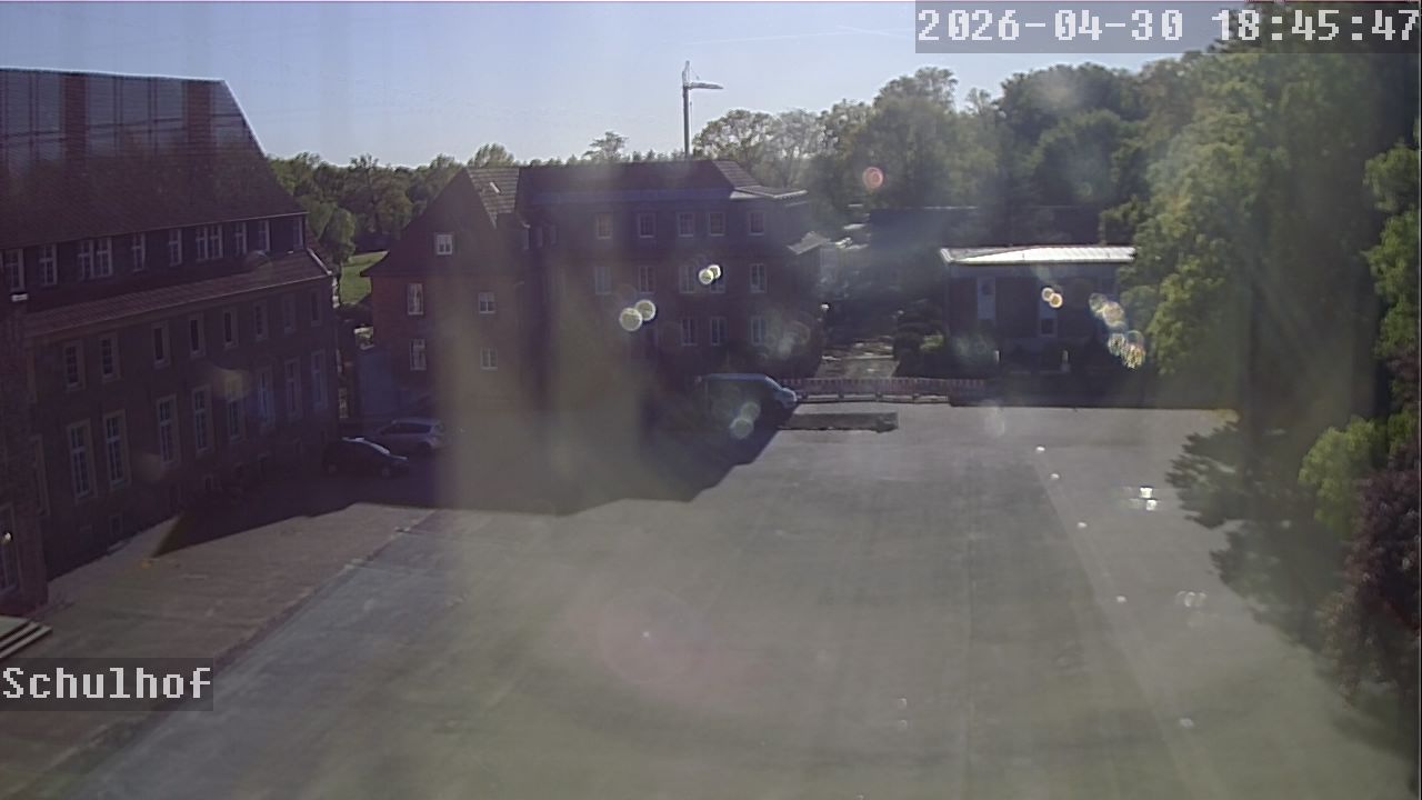 Webcam Schulhof 18:45