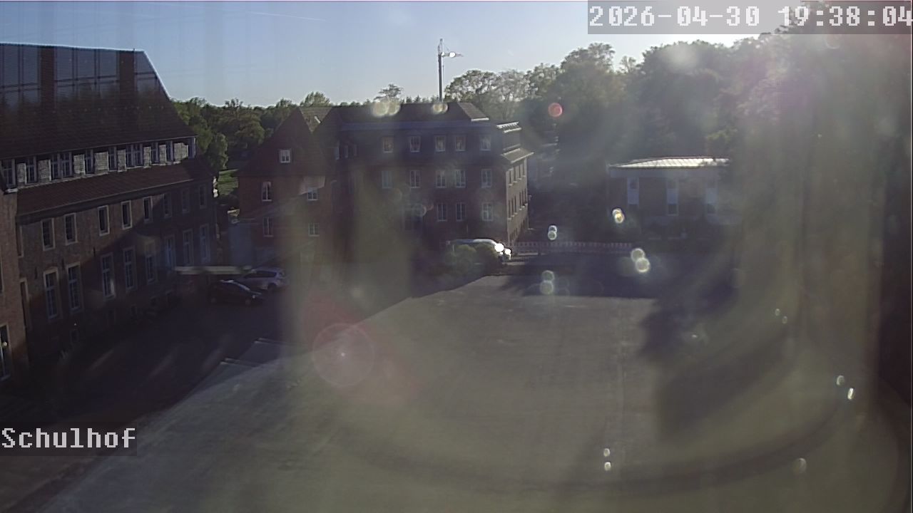 Webcam Schulhof 19:38