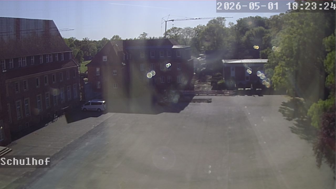 Webcam Schulhof 18:23