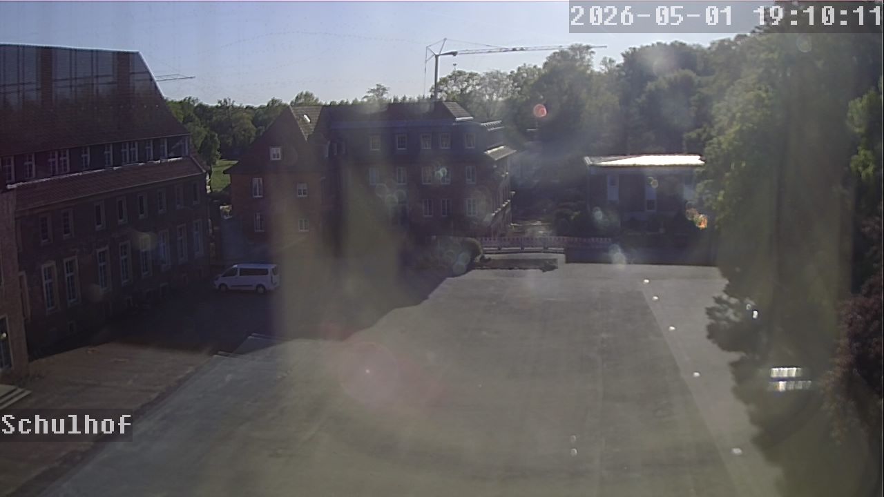 Webcam Schulhof 19:10