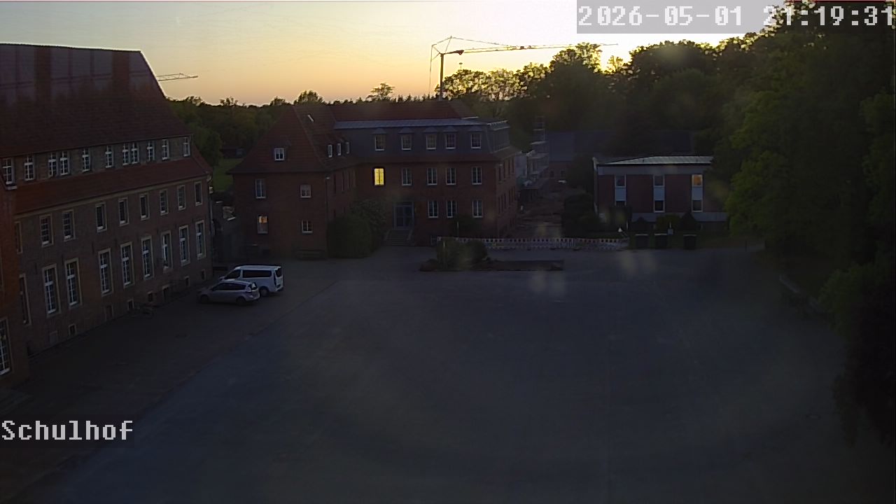 Webcam Schulhof 21:19