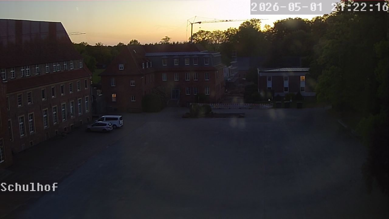 Webcam Schulhof 21:22