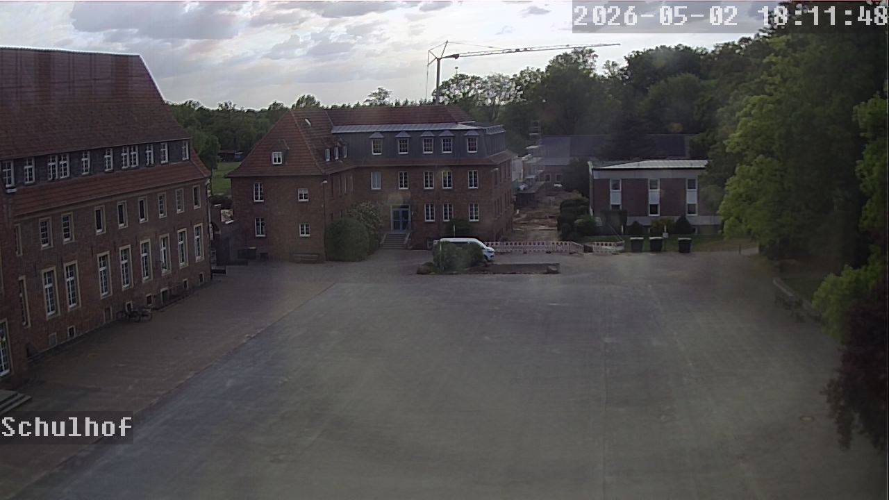 Webcam Schulhof 18:11