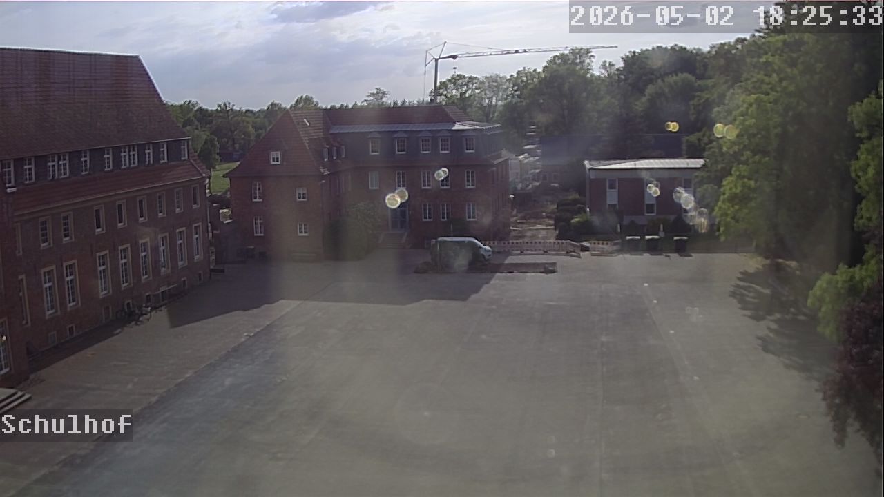 Webcam Schulhof 18:25