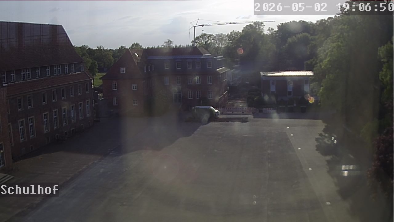 Webcam Schulhof 19:06