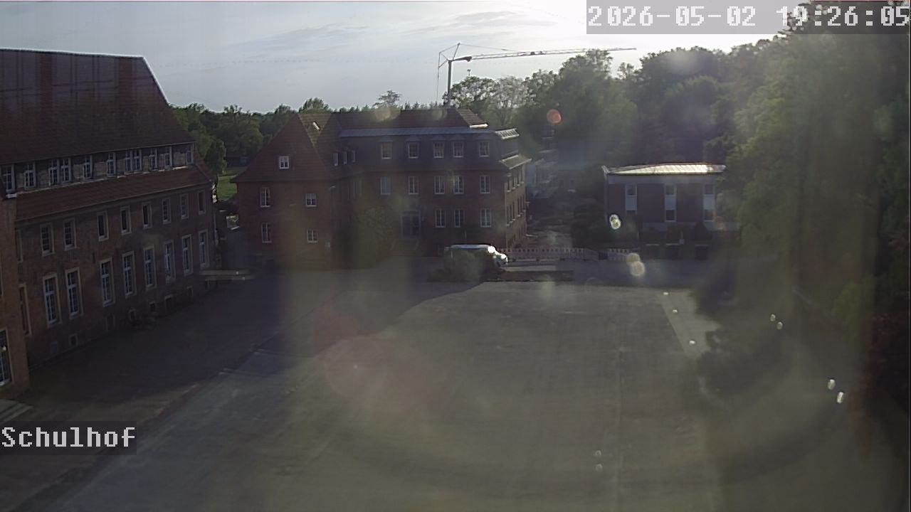 Webcam Schulhof 19:26