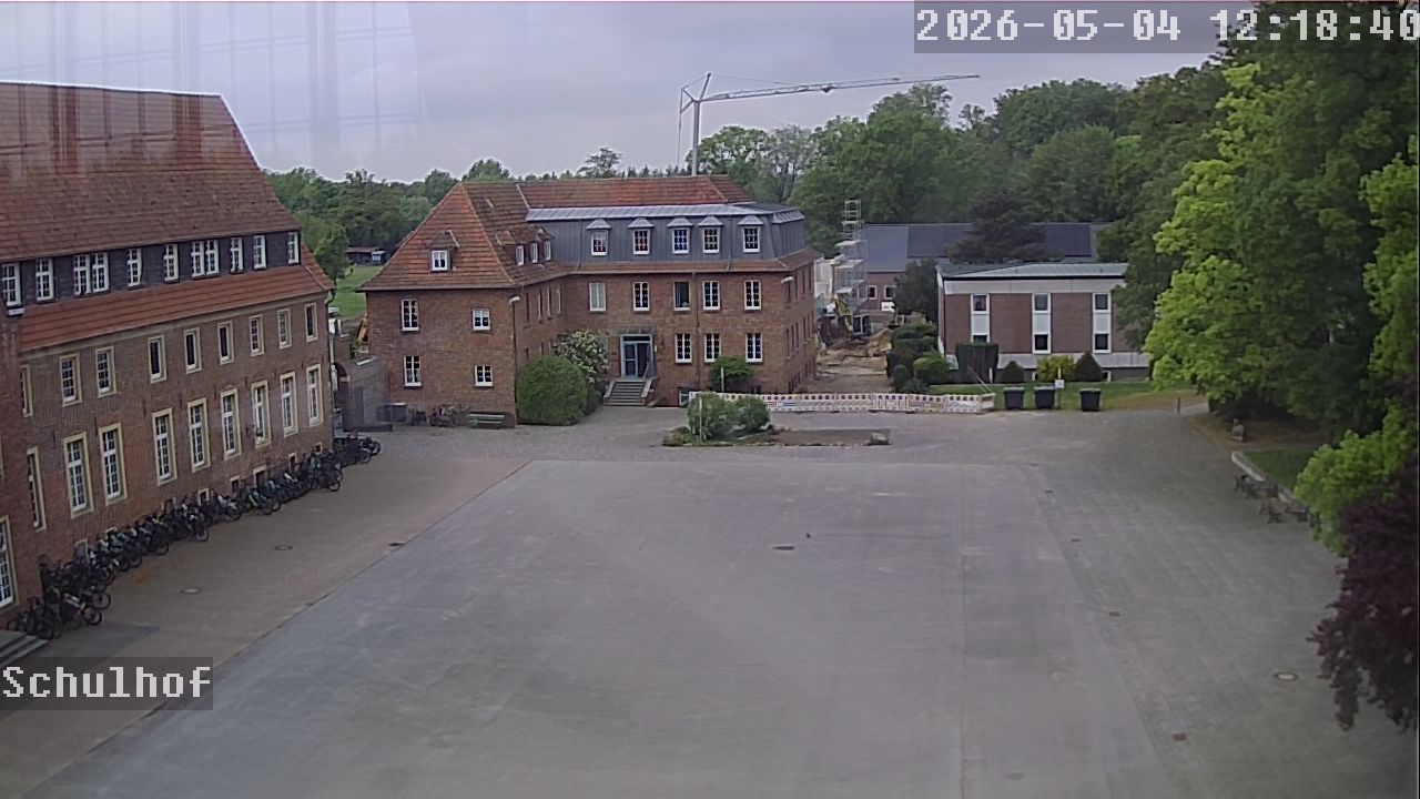 Webcam Schulhof 12:18