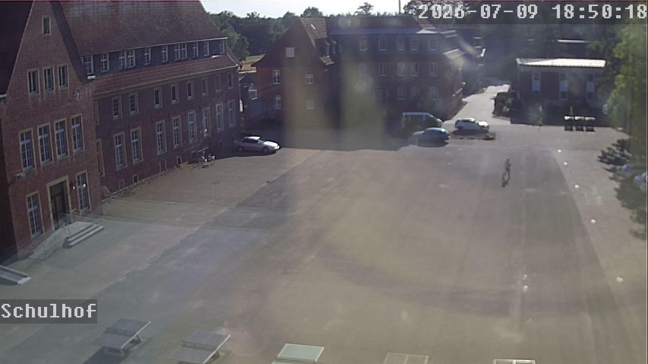 Webcam Schulhof 18:50