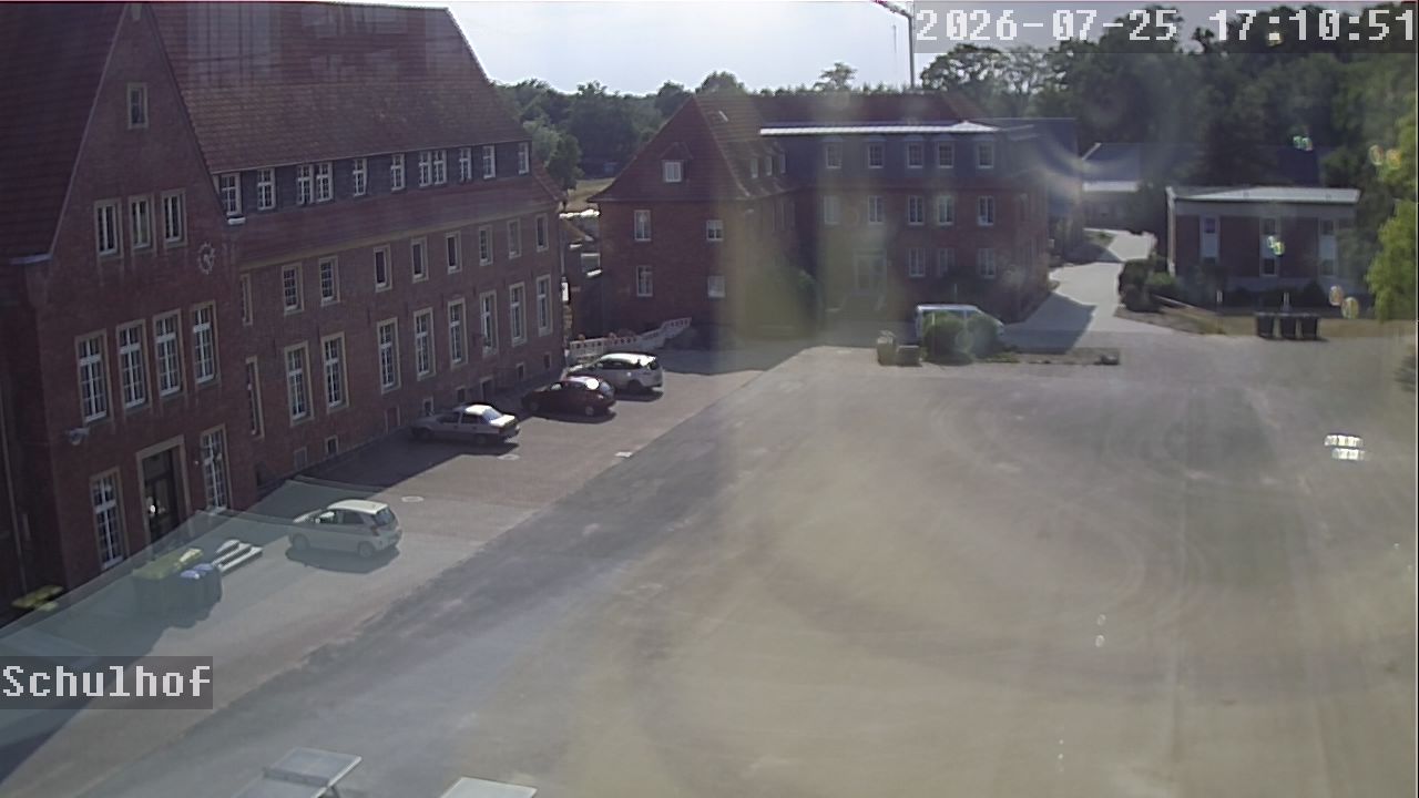 Webcam Schulhof 17:10