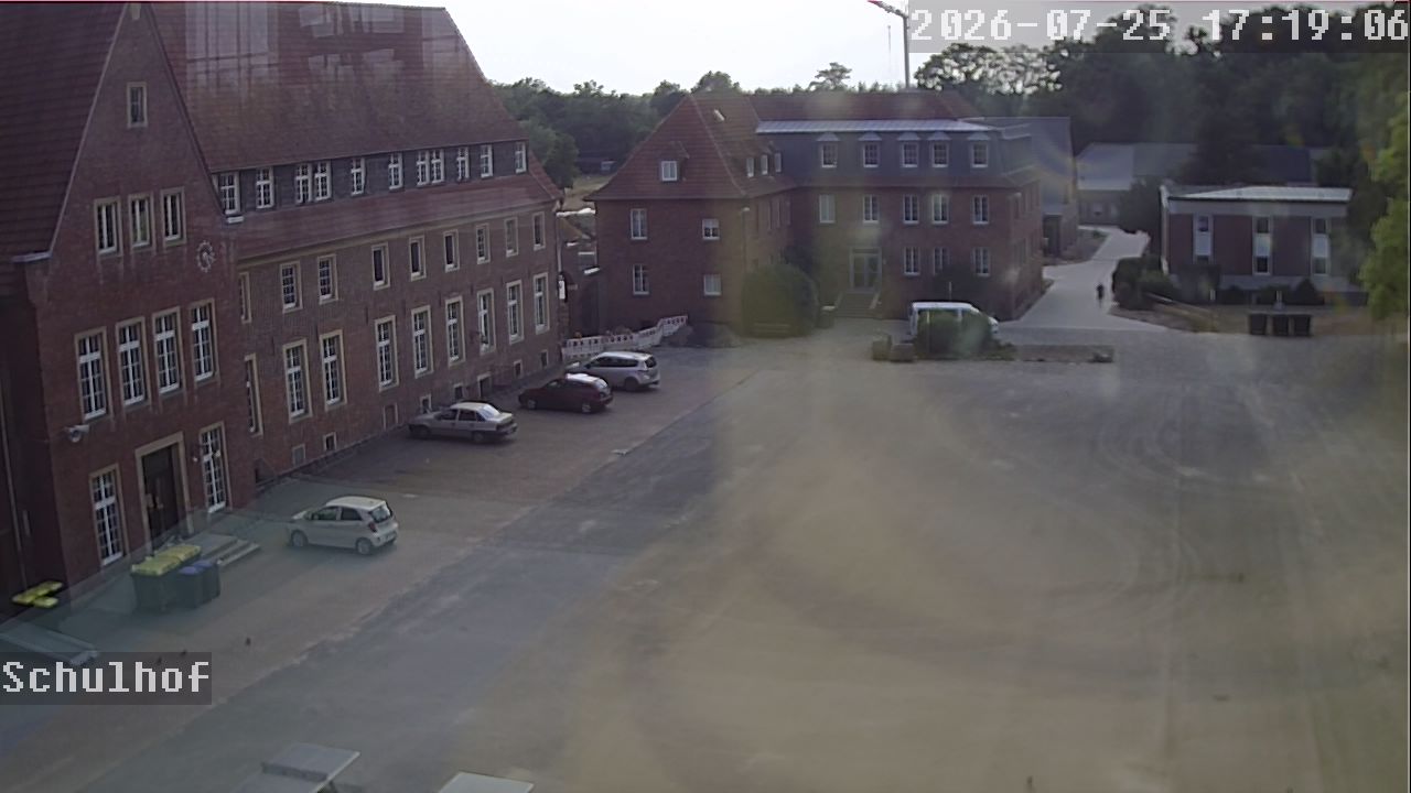 Webcam Schulhof 17:19