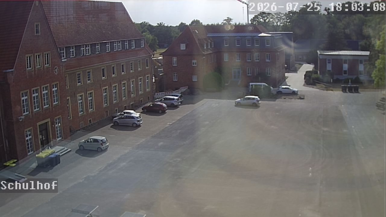 Webcam Schulhof 18:03