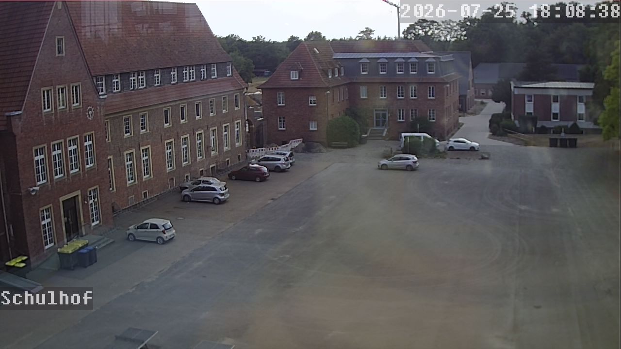Webcam Schulhof 18:08