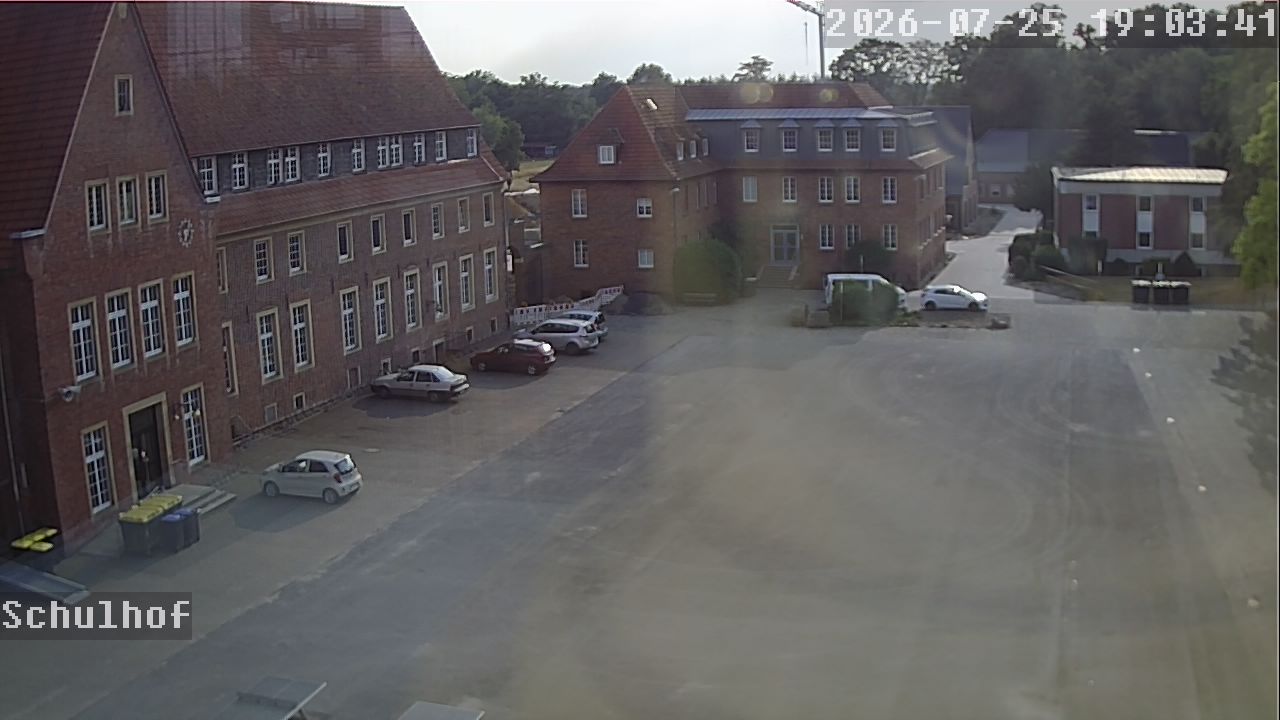 Webcam Schulhof 19:03