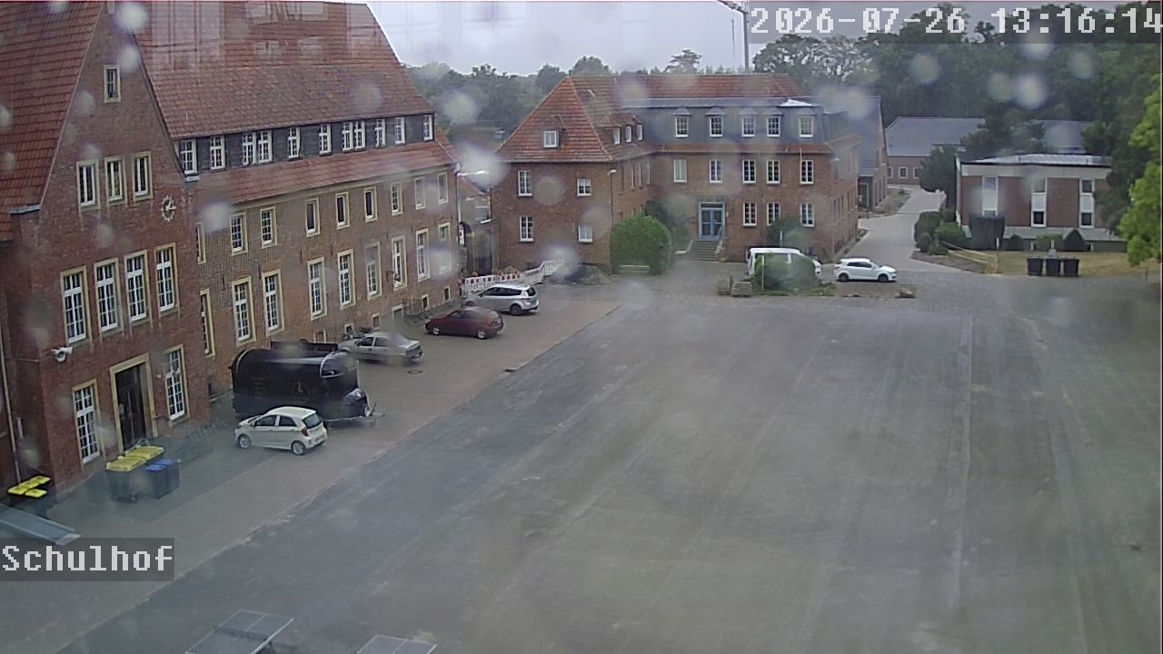 Webcam Schulhof 13:16