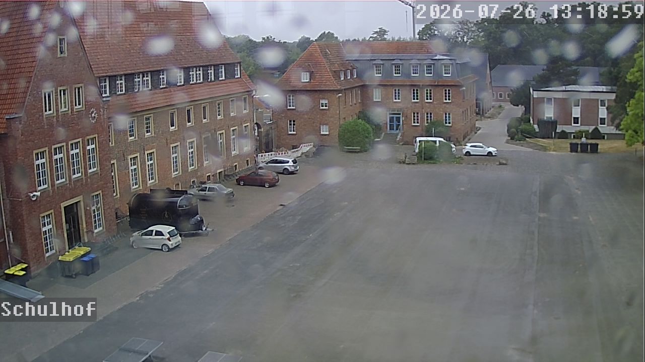 Webcam Schulhof 13:19