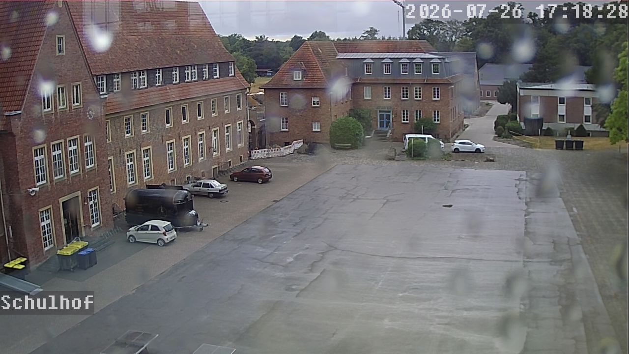 Webcam Schulhof 17:18