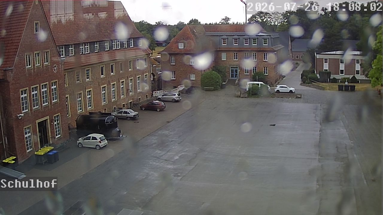 Webcam Schulhof 18:08