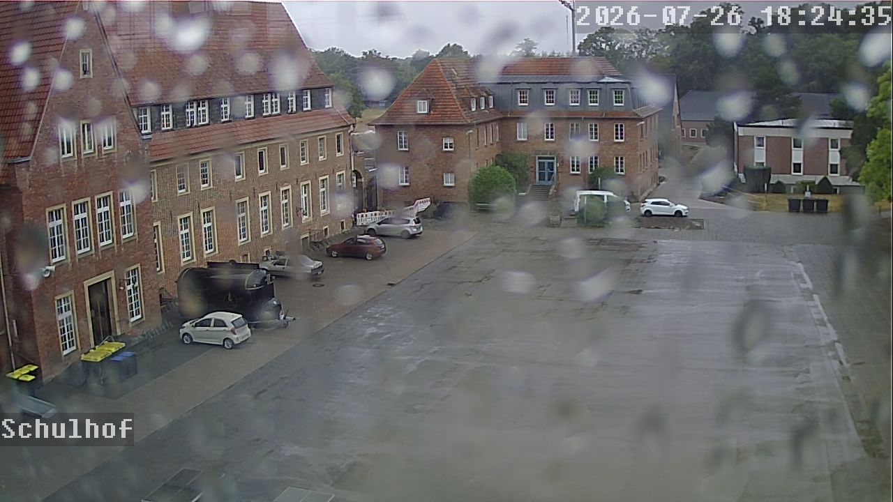 Webcam Schulhof 18:24