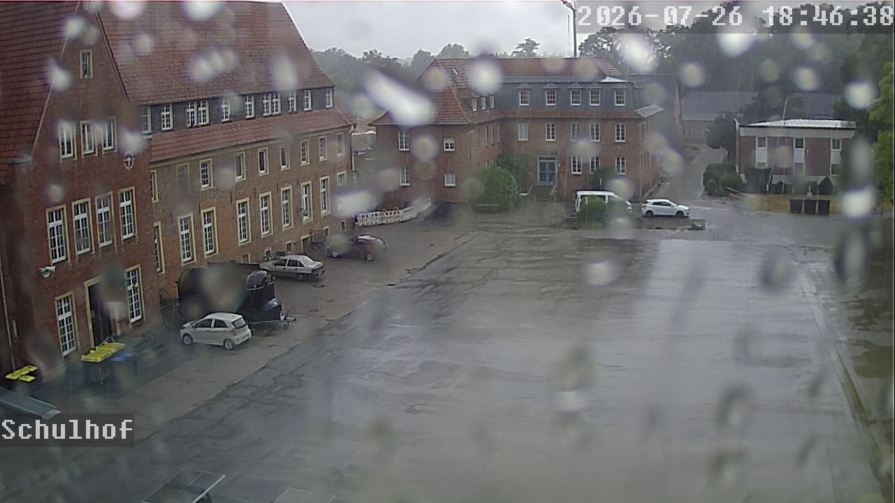 Webcam Schulhof 18:46
