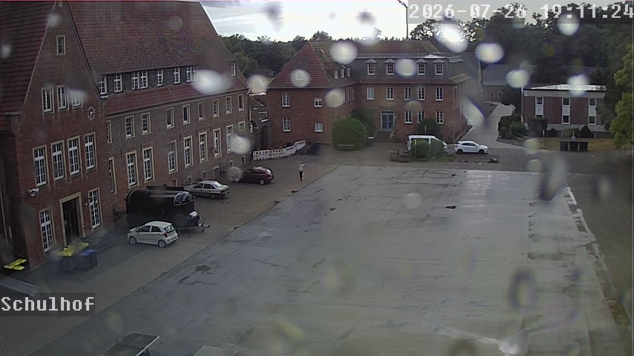 Webcam Schulhof 19:11