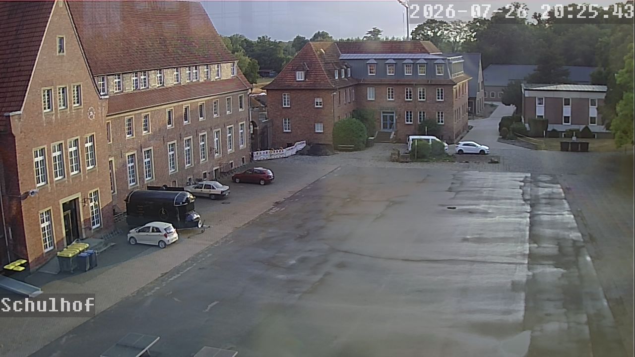 Webcam Schulhof 20:25