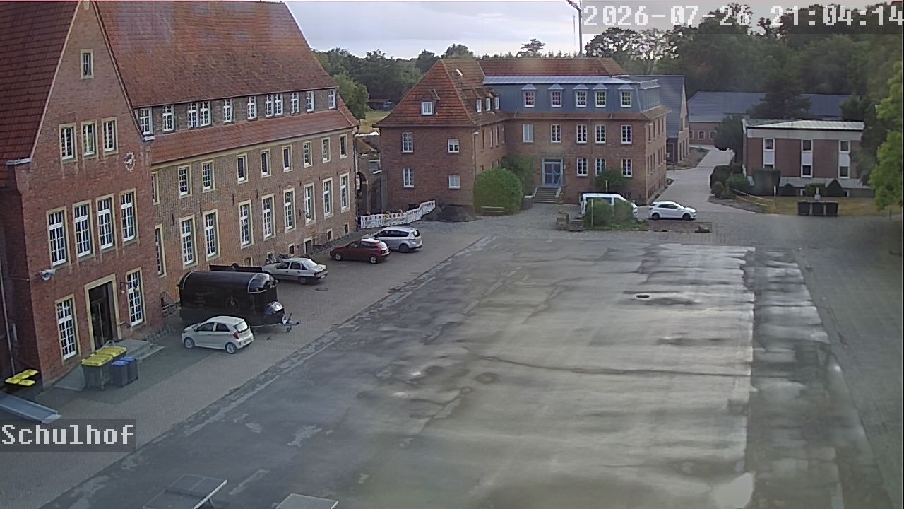 Webcam Schulhof 21:04