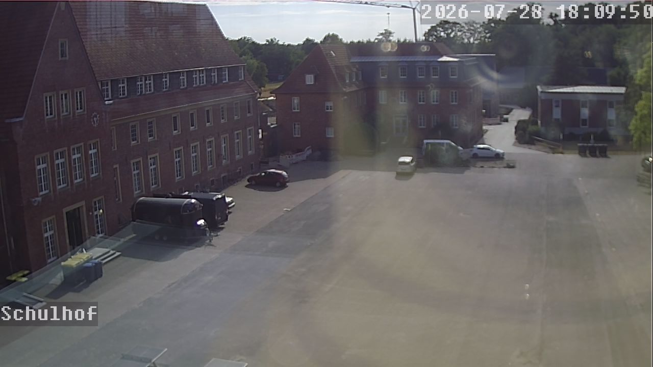 Webcam Schulhof 18:09