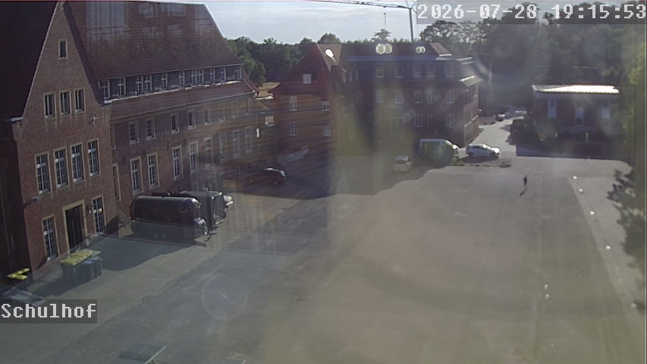 Webcam Schulhof 19:15
