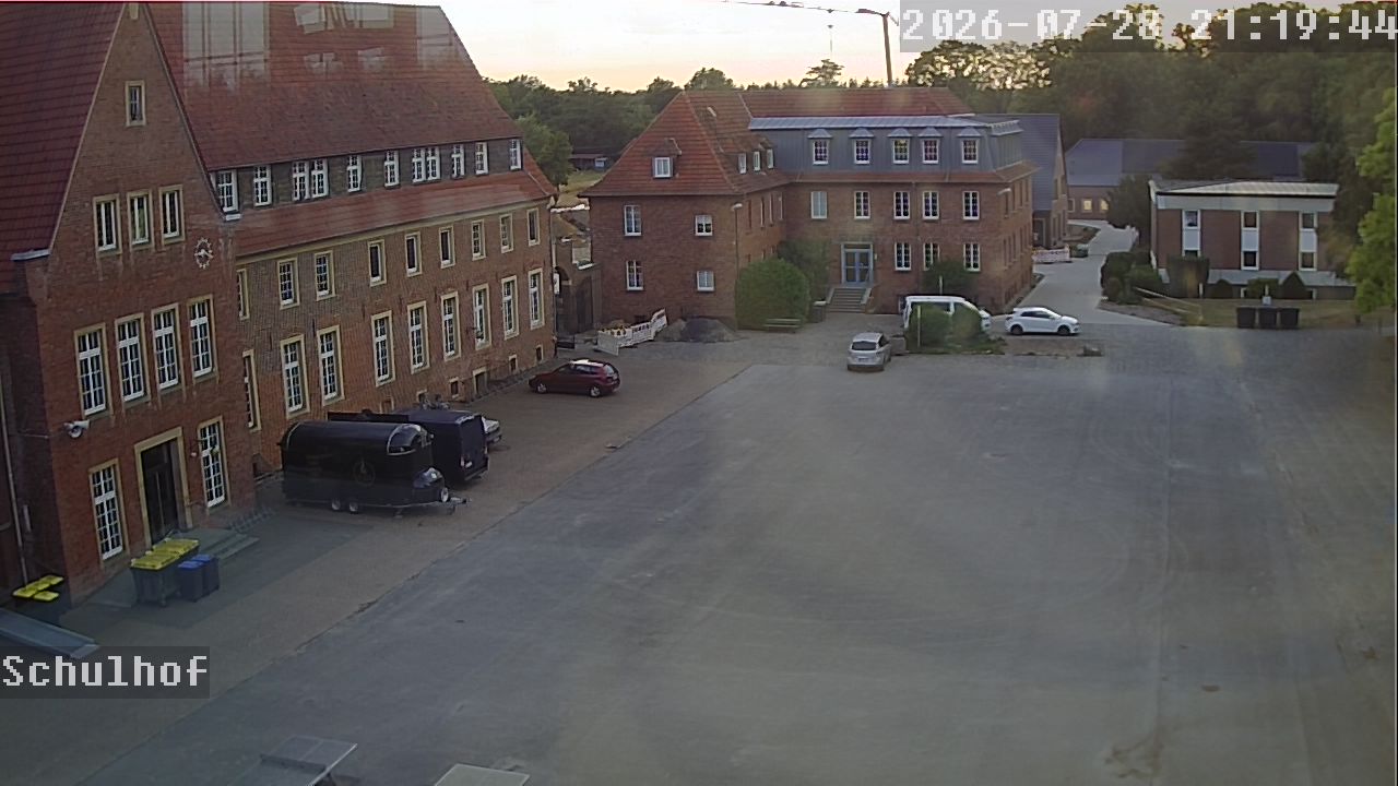 Webcam Schulhof 21:19