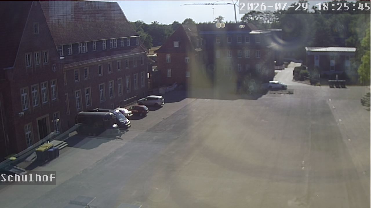 Webcam Schulhof 18:25