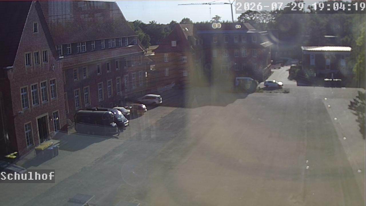 Webcam Schulhof 19:04