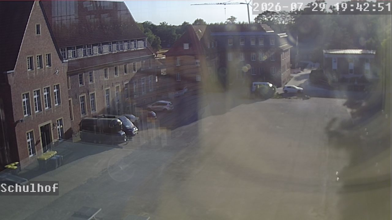 Webcam Schulhof 19:42