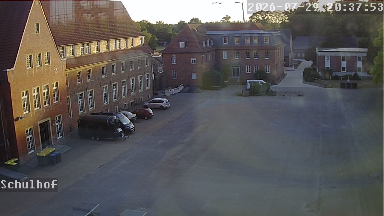Webcam Schulhof 20:37