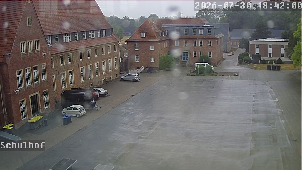 Webcam Schulhof 18:42