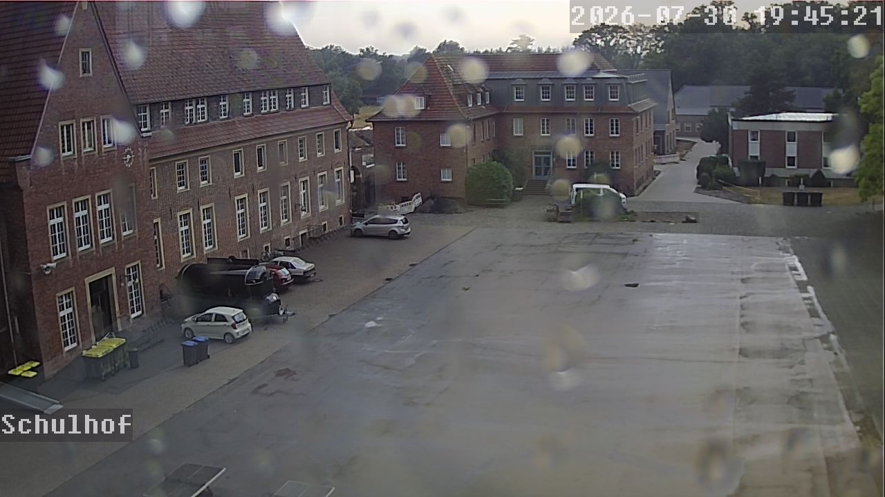 Webcam Schulhof 19:45