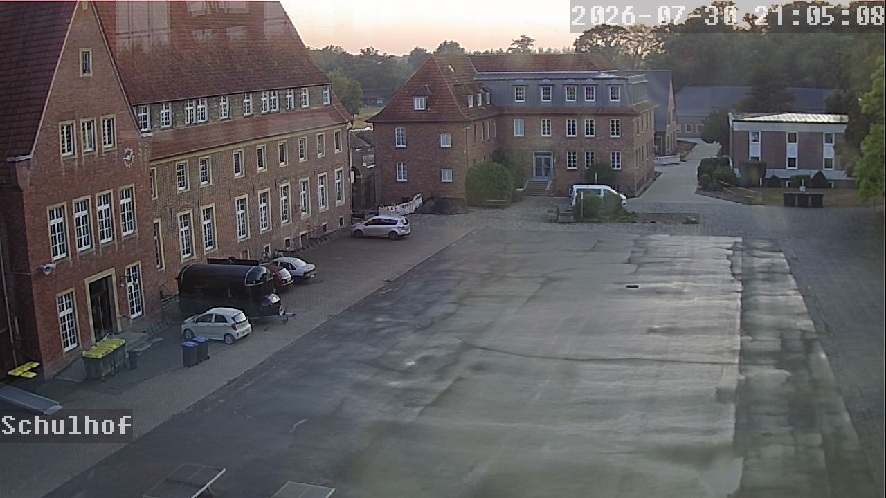 Webcam Schulhof 21:05
