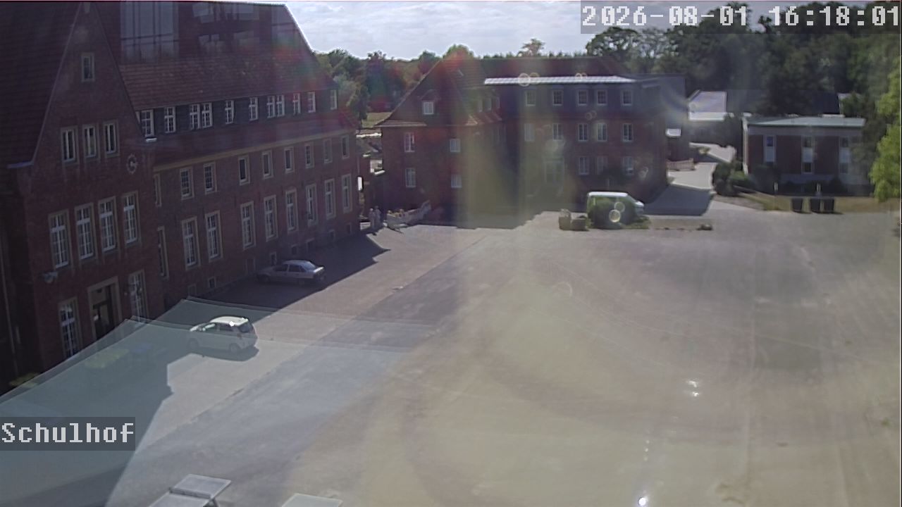 Webcam Schulhof 16:18