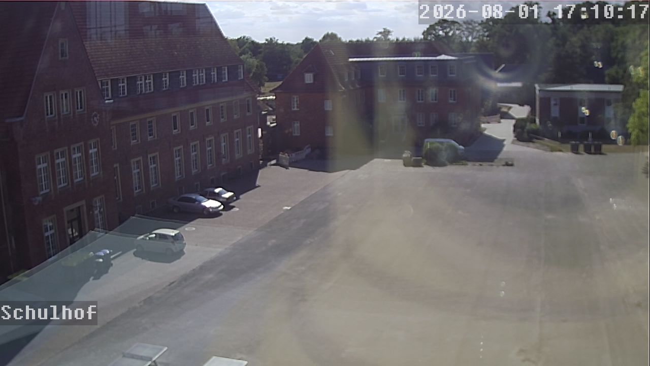 Webcam Schulhof 17:10