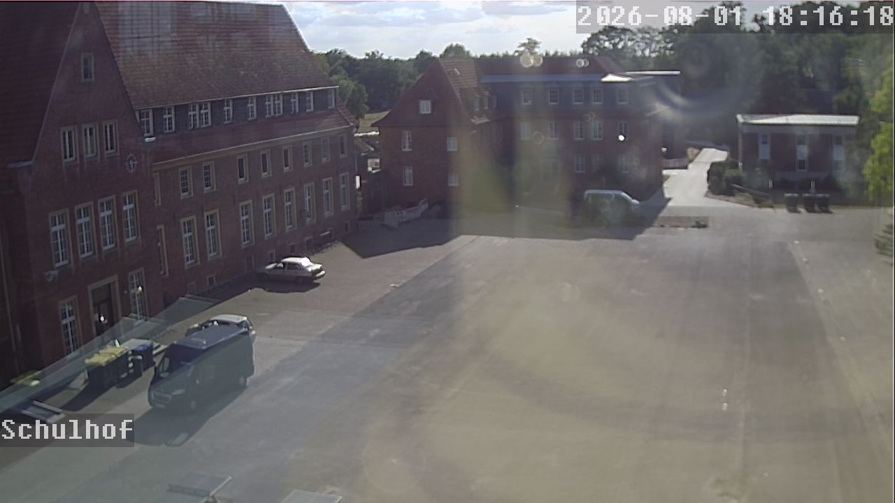 Webcam Schulhof 18:16