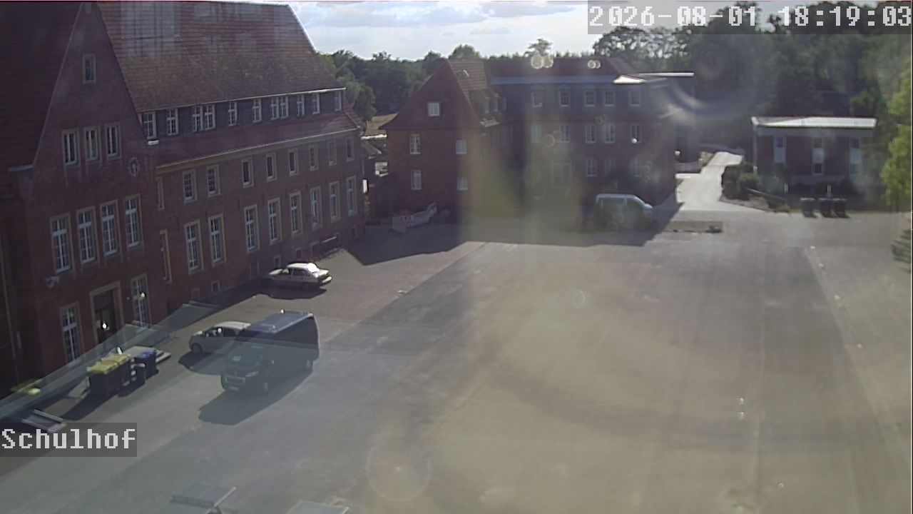 Webcam Schulhof 18:19