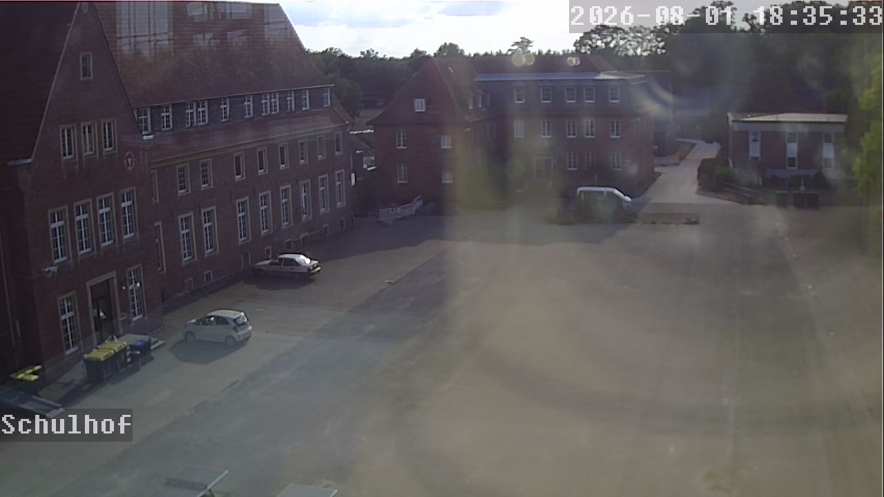 Webcam Schulhof 18:35