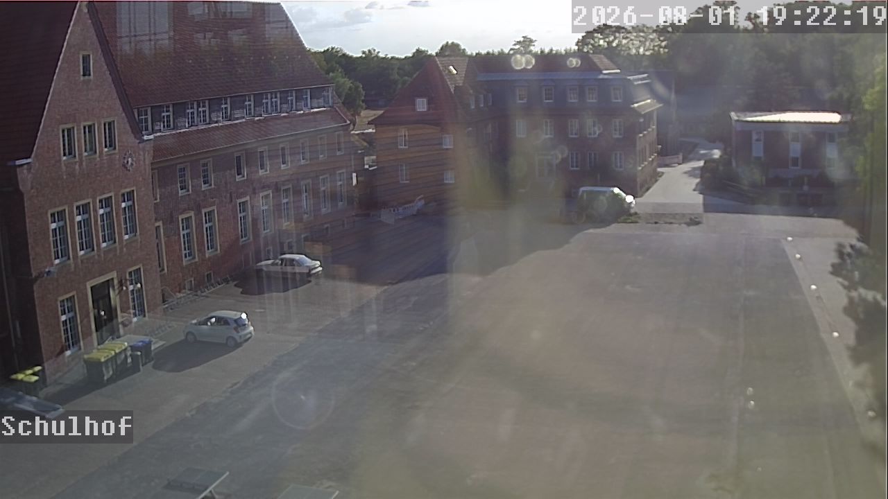 Webcam Schulhof 19:22