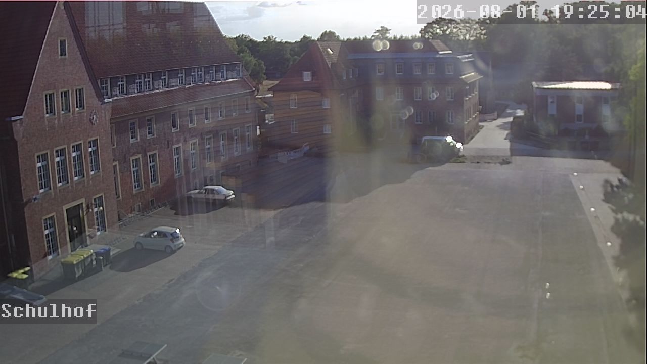 Webcam Schulhof 19:25