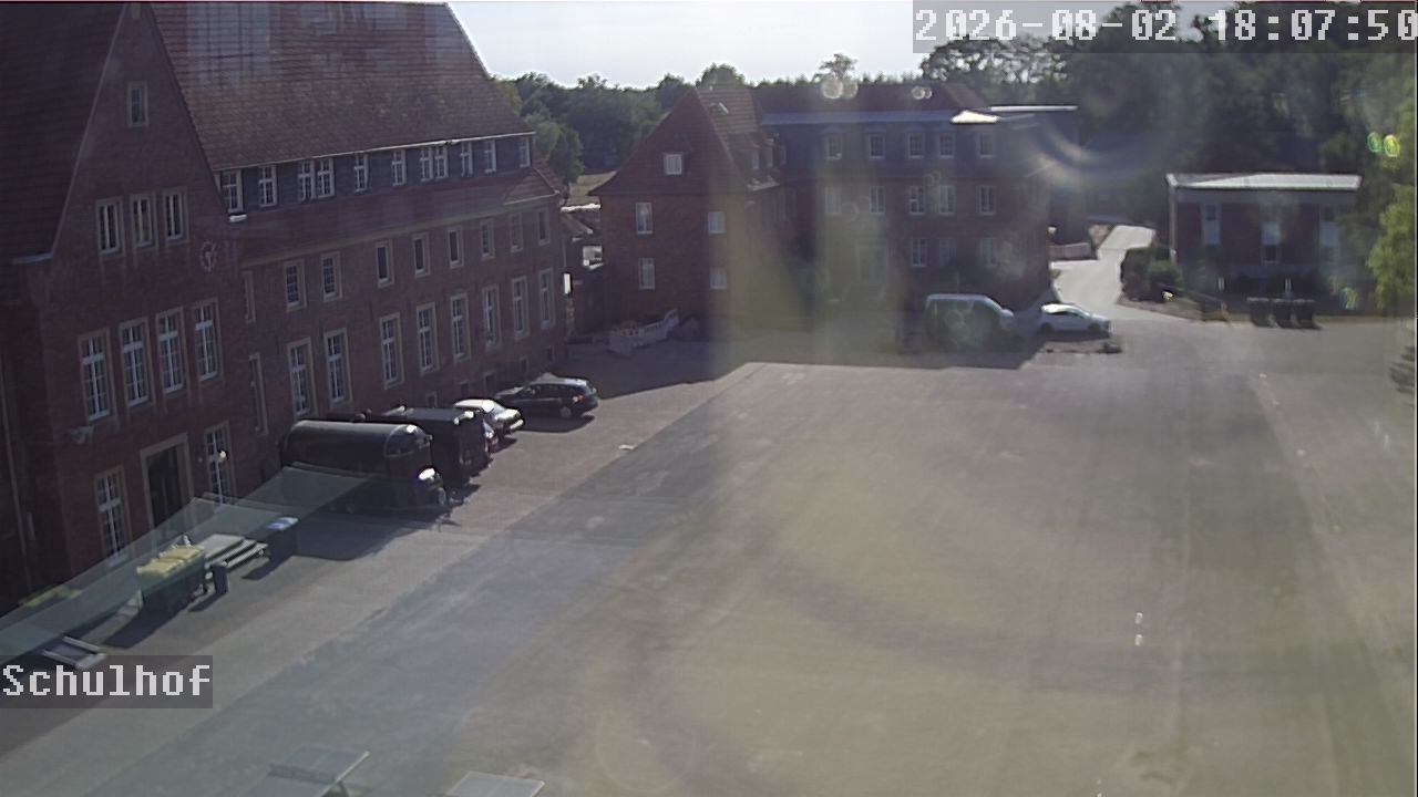 Webcam Schulhof 18:07