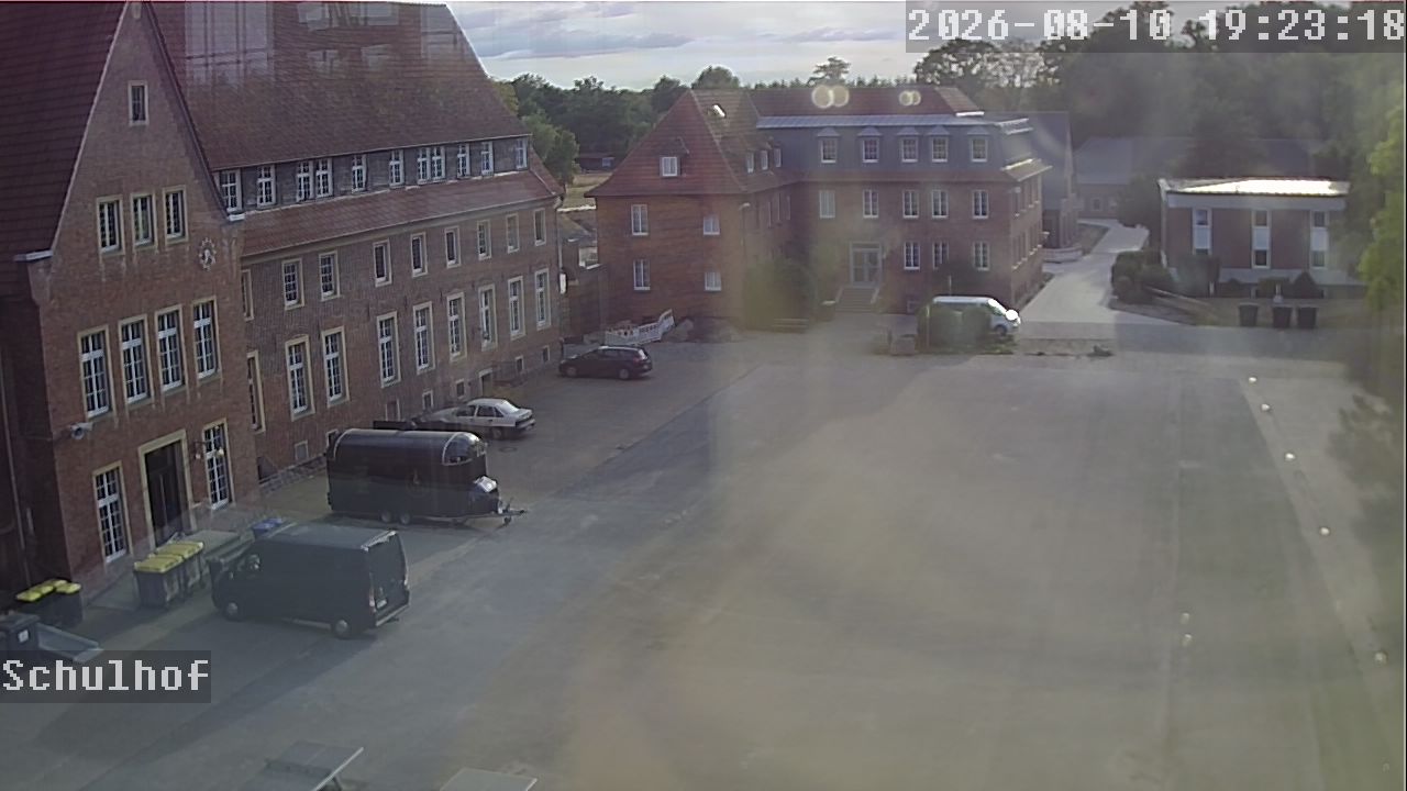 Webcam Schulhof 19:23