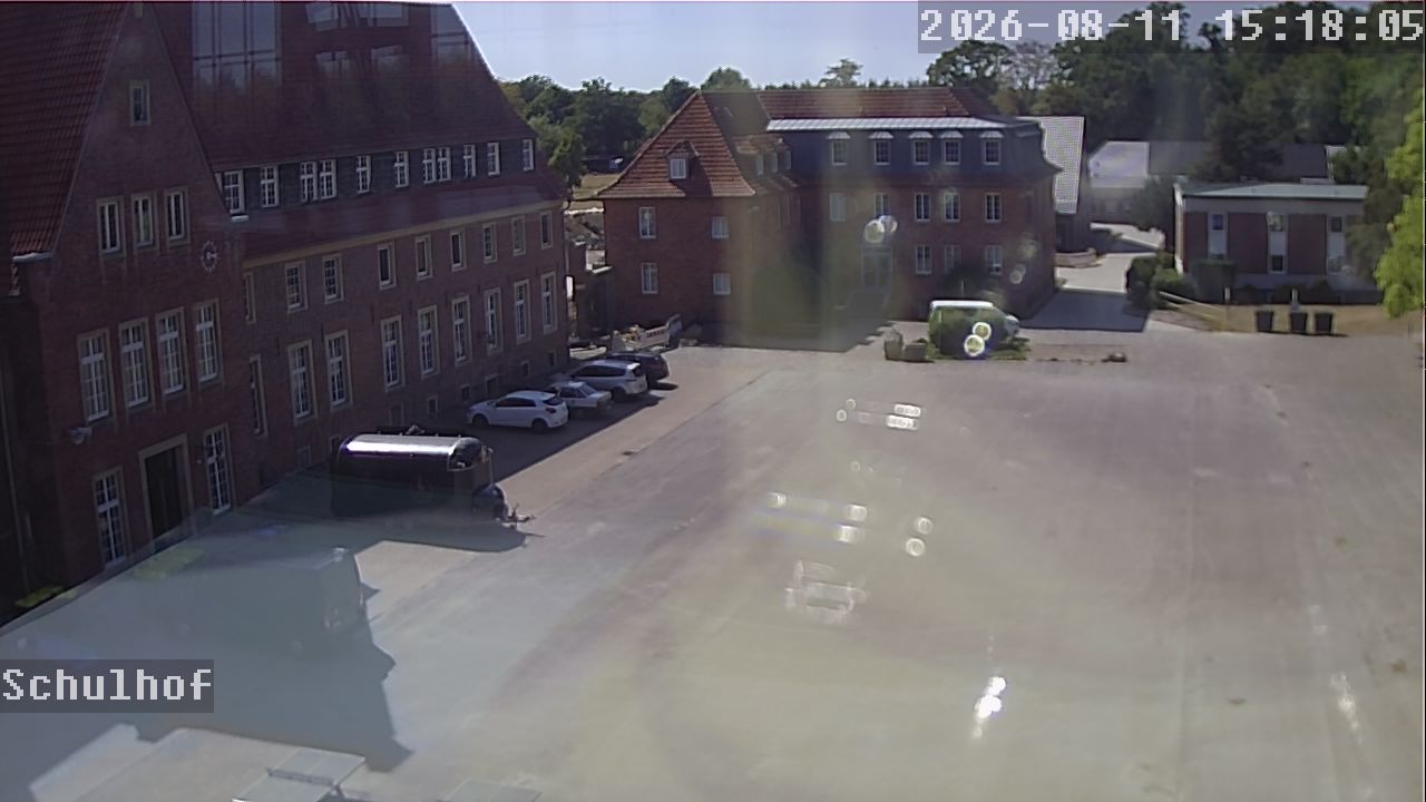 Webcam Schulhof 15:18